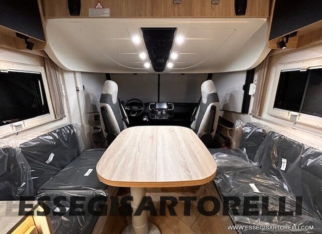 MOTORHOME CHAUSSON EXALTIS 7057 AUTOMATICO 2026 LETTI GEMELLI GARAGE 4 POSTI OMOLOGATI pieno