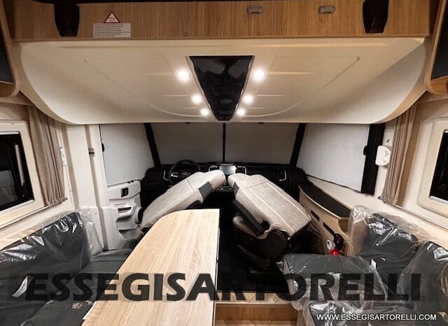MOTORHOME CHAUSSON EXALTIS 7057 AUTOMATICO 2026 LETTI GEMELLI GARAGE 4 POSTI OMOLOGATI pieno