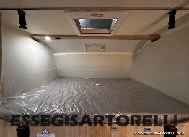 MOTORHOME CHAUSSON EXALTIS 7057 AUTOMATICO 2026 LETTI GEMELLI GARAGE 4 POSTI OMOLOGATI pieno