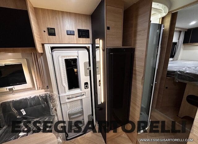 MOTORHOME CHAUSSON EXALTIS 7057 AUTOMATICO 2026 LETTI GEMELLI GARAGE 4 POSTI OMOLOGATI pieno