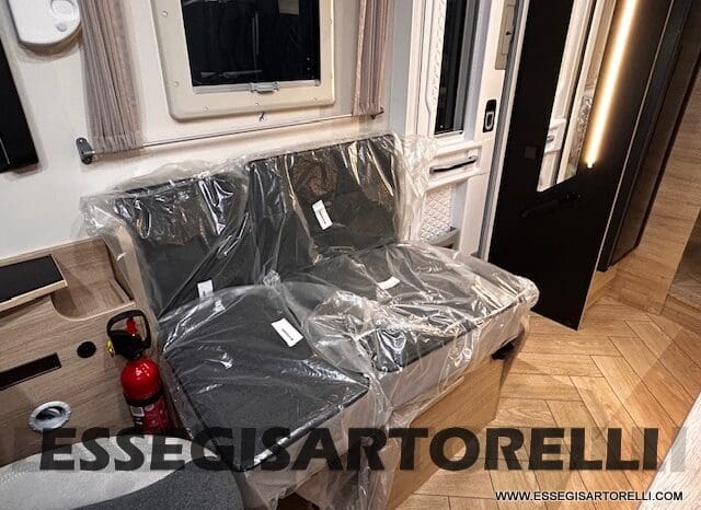 MOTORHOME CHAUSSON EXALTIS 7057 AUTOMATICO 2026 LETTI GEMELLI GARAGE 4 POSTI OMOLOGATI pieno
