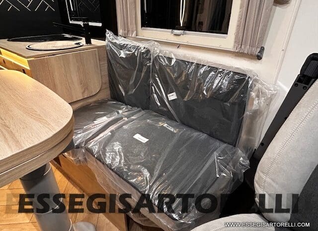 MOTORHOME CHAUSSON EXALTIS 7057 AUTOMATICO 2026 LETTI GEMELLI GARAGE 4 POSTI OMOLOGATI pieno