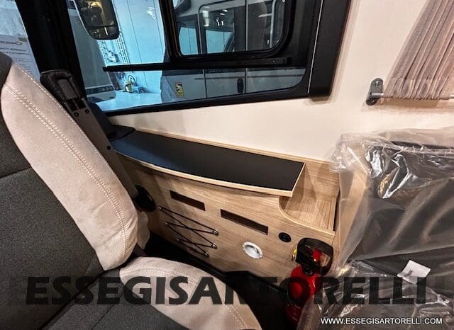 MOTORHOME CHAUSSON EXALTIS 7057 AUTOMATICO 2026 LETTI GEMELLI GARAGE 4 POSTI OMOLOGATI pieno