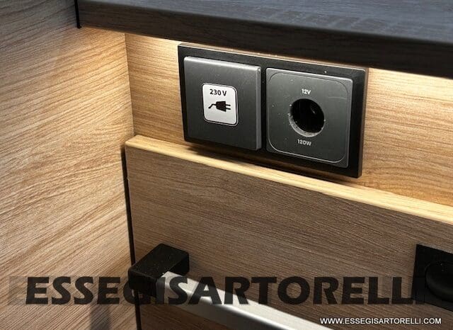 MOTORHOME CHAUSSON EXALTIS 7057 AUTOMATICO 2026 LETTI GEMELLI GARAGE 4 POSTI OMOLOGATI pieno