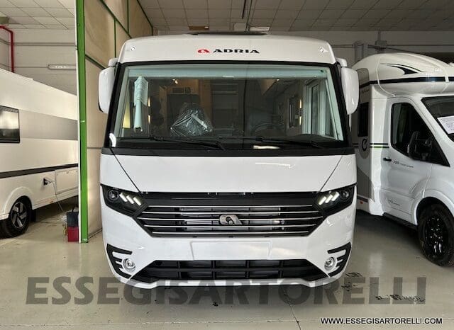 ADRIA SONIC PLUS 700 SL GARAGE LETTI GEMELLI GAMMA 2025 FARI LED E UCONNECT 10″ pieno