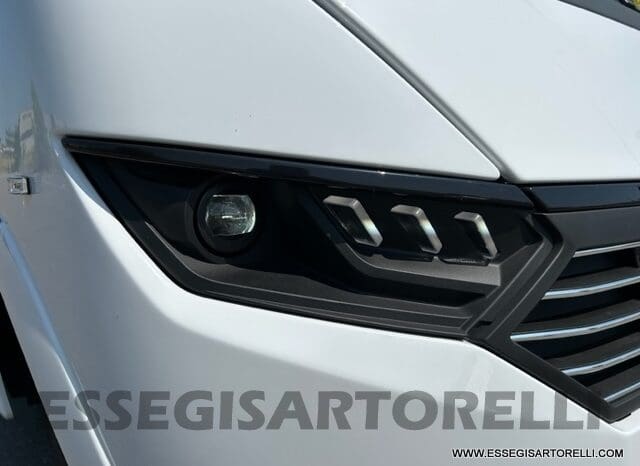 ADRIA SONIC PLUS 700 SL GARAGE LETTI GEMELLI GAMMA 2025 FARI LED E UCONNECT 10″ pieno