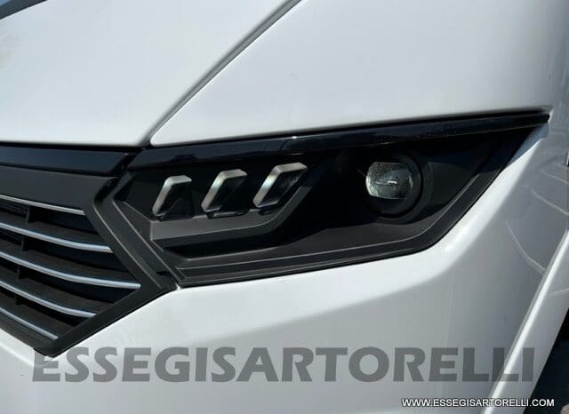 ADRIA SONIC PLUS 700 SL GARAGE LETTI GEMELLI GAMMA 2025 FARI LED E UCONNECT 10″ pieno