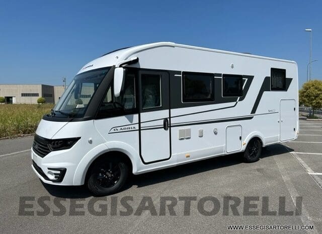 ADRIA SONIC PLUS 700 SL GARAGE LETTI GEMELLI GAMMA 2025 FARI LED E UCONNECT 10″ pieno
