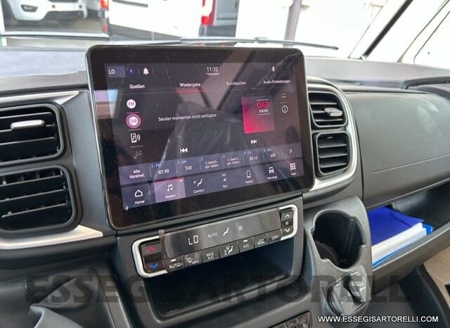 ADRIA SONIC PLUS 700 SL GARAGE LETTI GEMELLI GAMMA 2025 FARI LED E UCONNECT 10″ pieno