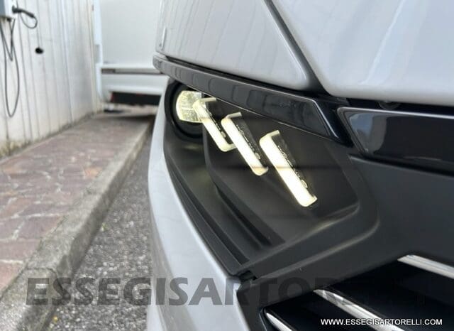 ADRIA SONIC PLUS 700 SL GARAGE LETTI GEMELLI GAMMA 2025 FARI LED E UCONNECT 10″ pieno