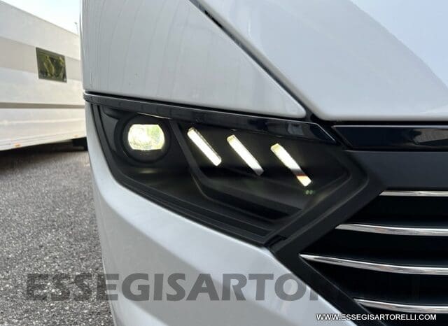 ADRIA SONIC PLUS 700 SL GARAGE LETTI GEMELLI GAMMA 2025 FARI LED E UCONNECT 10″ pieno