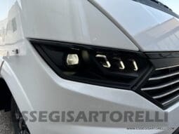 ADRIA SONIC PLUS 700 SL GARAGE LETTI GEMELLI GAMMA 2025 FARI LED E UCONNECT 10″ pieno