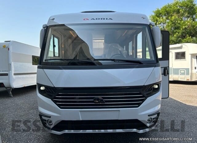 ADRIA SONIC PLUS 700 SL GARAGE LETTI GEMELLI GAMMA 2025 FARI LED E UCONNECT 10″ pieno