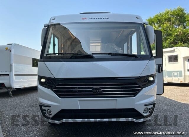 ADRIA SONIC PLUS 700 SL GARAGE LETTI GEMELLI GAMMA 2025 FARI LED E UCONNECT 10″ pieno