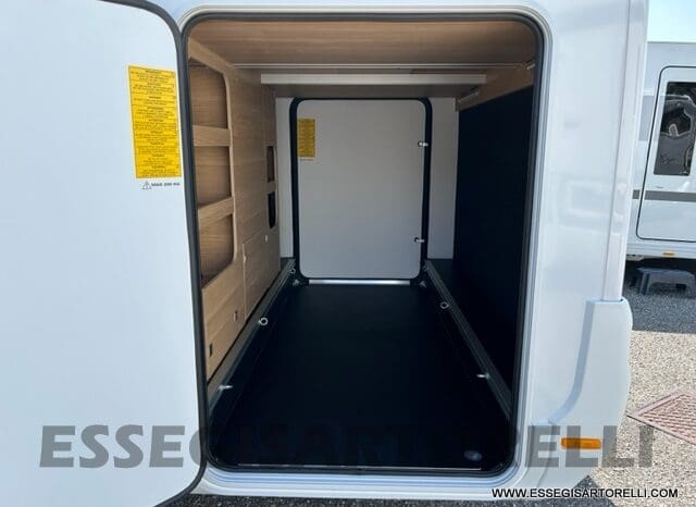 ADRIA SONIC PLUS 700 SL GARAGE LETTI GEMELLI GAMMA 2025 FARI LED E UCONNECT 10″ pieno