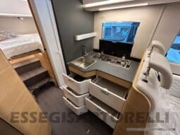 ADRIA SONIC PLUS 700 SL GARAGE LETTI GEMELLI GAMMA 2025 FARI LED E UCONNECT 10″ pieno