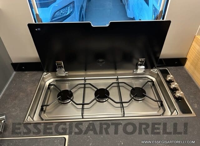 ADRIA SONIC PLUS 700 SL GARAGE LETTI GEMELLI GAMMA 2025 FARI LED E UCONNECT 10″ pieno