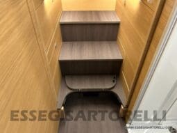 ADRIA SONIC PLUS 700 SL GARAGE LETTI GEMELLI GAMMA 2025 FARI LED E UCONNECT 10″ pieno