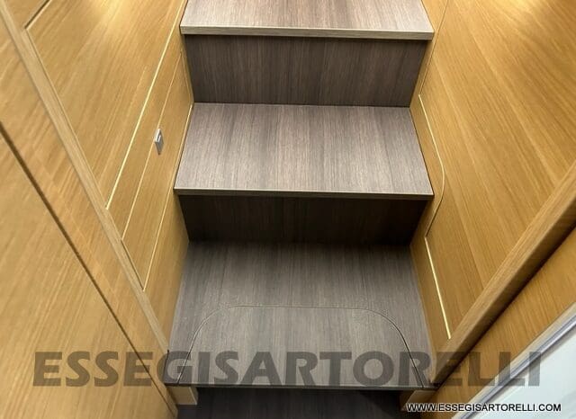 ADRIA SONIC PLUS 700 SL GARAGE LETTI GEMELLI GAMMA 2025 FARI LED E UCONNECT 10″ pieno