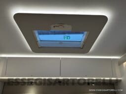 ADRIA SONIC PLUS 700 SL GARAGE LETTI GEMELLI GAMMA 2025 FARI LED E UCONNECT 10″ pieno