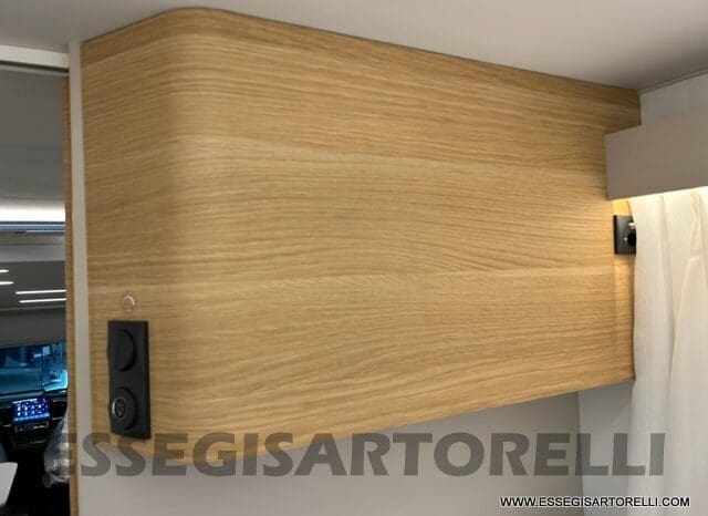 ADRIA SONIC PLUS 700 SL GARAGE LETTI GEMELLI GAMMA 2025 FARI LED E UCONNECT 10″ pieno