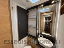 ADRIA SONIC PLUS 700 SL GARAGE LETTI GEMELLI GAMMA 2025 FARI LED E UCONNECT 10″ pieno