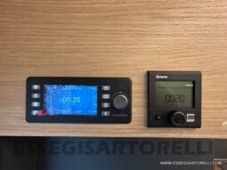 ADRIA SONIC PLUS 700 SL GARAGE LETTI GEMELLI GAMMA 2025 FARI LED E UCONNECT 10″ pieno