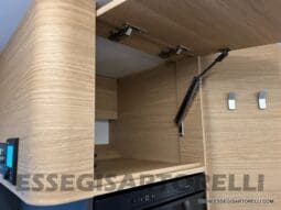 ADRIA SONIC PLUS 700 SL GARAGE LETTI GEMELLI GAMMA 2025 FARI LED E UCONNECT 10″ pieno