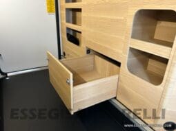 ADRIA SONIC PLUS 700 SL GARAGE LETTI GEMELLI GAMMA 2025 FARI LED E UCONNECT 10″ pieno