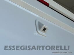 ADRIA SONIC PLUS 700 SL GARAGE LETTI GEMELLI GAMMA 2025 FARI LED E UCONNECT 10″ pieno