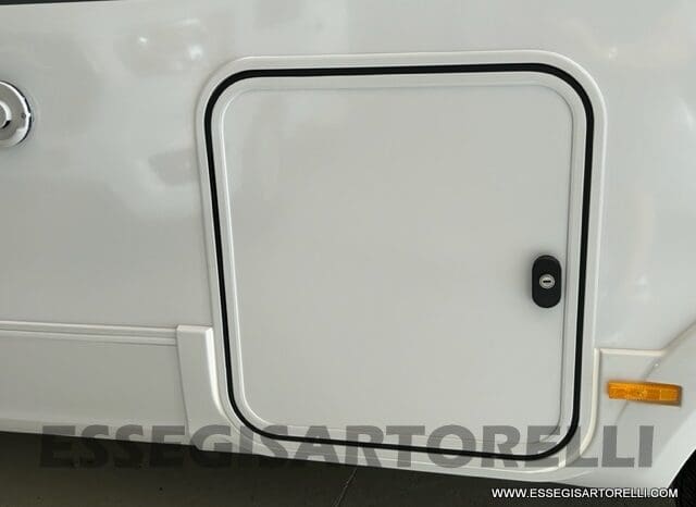 ADRIA SONIC PLUS 700 SL GARAGE LETTI GEMELLI GAMMA 2025 FARI LED E UCONNECT 10″ pieno