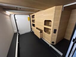 ADRIA SONIC PLUS 700 SL GARAGE LETTI GEMELLI GAMMA 2025 FARI LED E UCONNECT 10″ pieno