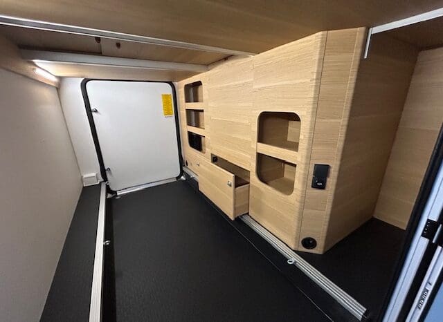 ADRIA SONIC PLUS 700 SL GARAGE LETTI GEMELLI GAMMA 2025 FARI LED E UCONNECT 10″ pieno