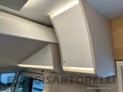 ADRIA SONIC PLUS 700 SL GARAGE LETTI GEMELLI GAMMA 2025 FARI LED E UCONNECT 10″ pieno
