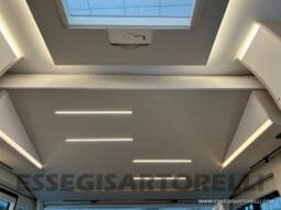 ADRIA SONIC PLUS 700 SL GARAGE LETTI GEMELLI GAMMA 2025 FARI LED E UCONNECT 10″ pieno