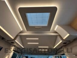 ADRIA SONIC PLUS 700 SL GARAGE LETTI GEMELLI GAMMA 2025 FARI LED E UCONNECT 10″ pieno