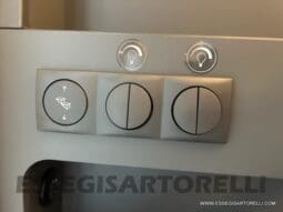 ADRIA SONIC PLUS 700 SL GARAGE LETTI GEMELLI GAMMA 2025 FARI LED E UCONNECT 10″ pieno