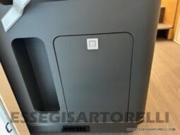 ADRIA SONIC PLUS 700 SL GARAGE LETTI GEMELLI GAMMA 2025 FARI LED E UCONNECT 10″ pieno