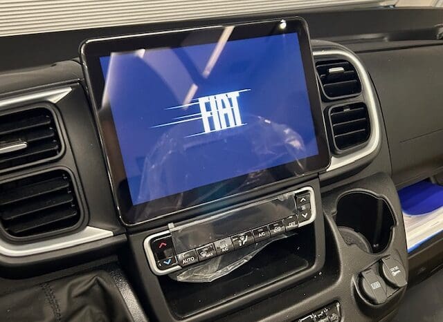 ADRIA SONIC PLUS 700 SL GARAGE LETTI GEMELLI GAMMA 2025 FARI LED E UCONNECT 10″ pieno