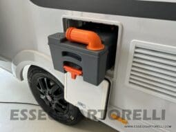 ADRIA SONIC PLUS 700 SL GARAGE LETTI GEMELLI GAMMA 2025 FARI LED E UCONNECT 10″ pieno