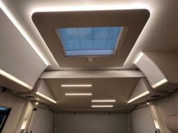 ADRIA SONIC PLUS 700 SL GARAGE LETTI GEMELLI GAMMA 2025 FARI LED E UCONNECT 10″ pieno