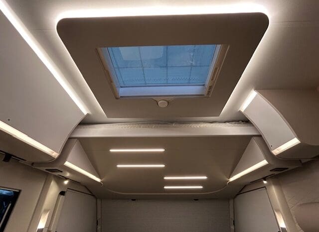 ADRIA SONIC PLUS 700 SL GARAGE LETTI GEMELLI GAMMA 2025 FARI LED E UCONNECT 10″ pieno