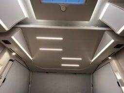 ADRIA SONIC PLUS 700 SL GARAGE LETTI GEMELLI GAMMA 2025 FARI LED E UCONNECT 10″ pieno