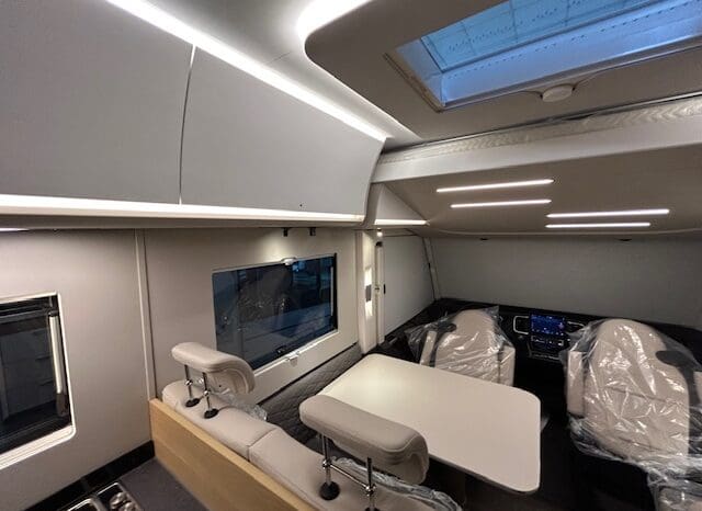 ADRIA SONIC PLUS 700 SL GARAGE LETTI GEMELLI GAMMA 2025 FARI LED E UCONNECT 10″ pieno