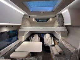 ADRIA SONIC PLUS 700 SL GARAGE LETTI GEMELLI GAMMA 2025 FARI LED E UCONNECT 10″ pieno