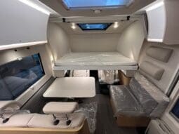 ADRIA SONIC PLUS 700 SL GARAGE LETTI GEMELLI GAMMA 2025 FARI LED E UCONNECT 10″ pieno