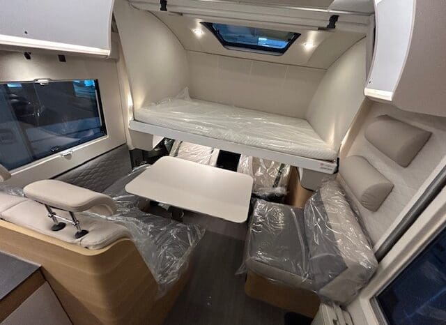 ADRIA SONIC PLUS 700 SL GARAGE LETTI GEMELLI GAMMA 2025 FARI LED E UCONNECT 10″ pieno