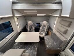 ADRIA SONIC PLUS 700 SL GARAGE LETTI GEMELLI GAMMA 2025 FARI LED E UCONNECT 10″ pieno