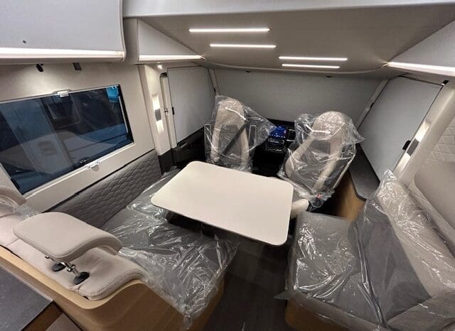 ADRIA SONIC PLUS 700 SL GARAGE LETTI GEMELLI GAMMA 2025 FARI LED E UCONNECT 10″ pieno