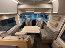 ADRIA SONIC PLUS 700 SL GARAGE LETTI GEMELLI GAMMA 2025 FARI LED E UCONNECT 10″ pieno